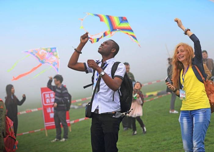 巨型风筝带人飞天,巨型风筝带人飞天图片