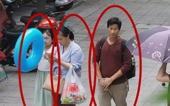 4949澳门特马今晚开奖53期今和带妻儿自杀独自逃生与妻子带着孩子跳河