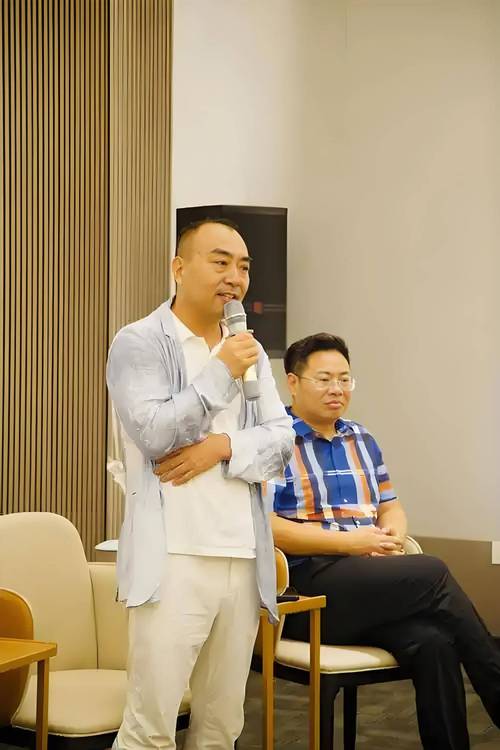 2025新澳正版资料今晚和歌手突发脑溢血去世与著名歌唱家脑溢血