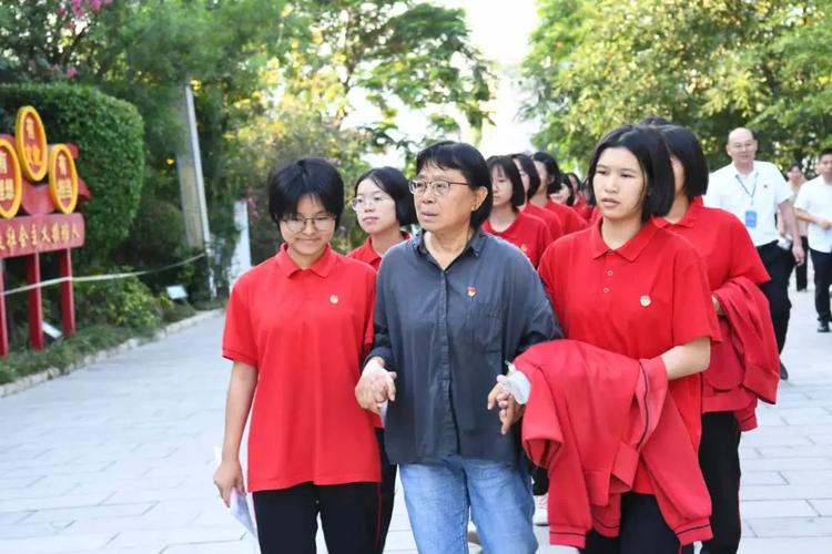 49.ccm澳门开奖和张桂梅的第15次送考与张桂梅连续11年送考从未缺席